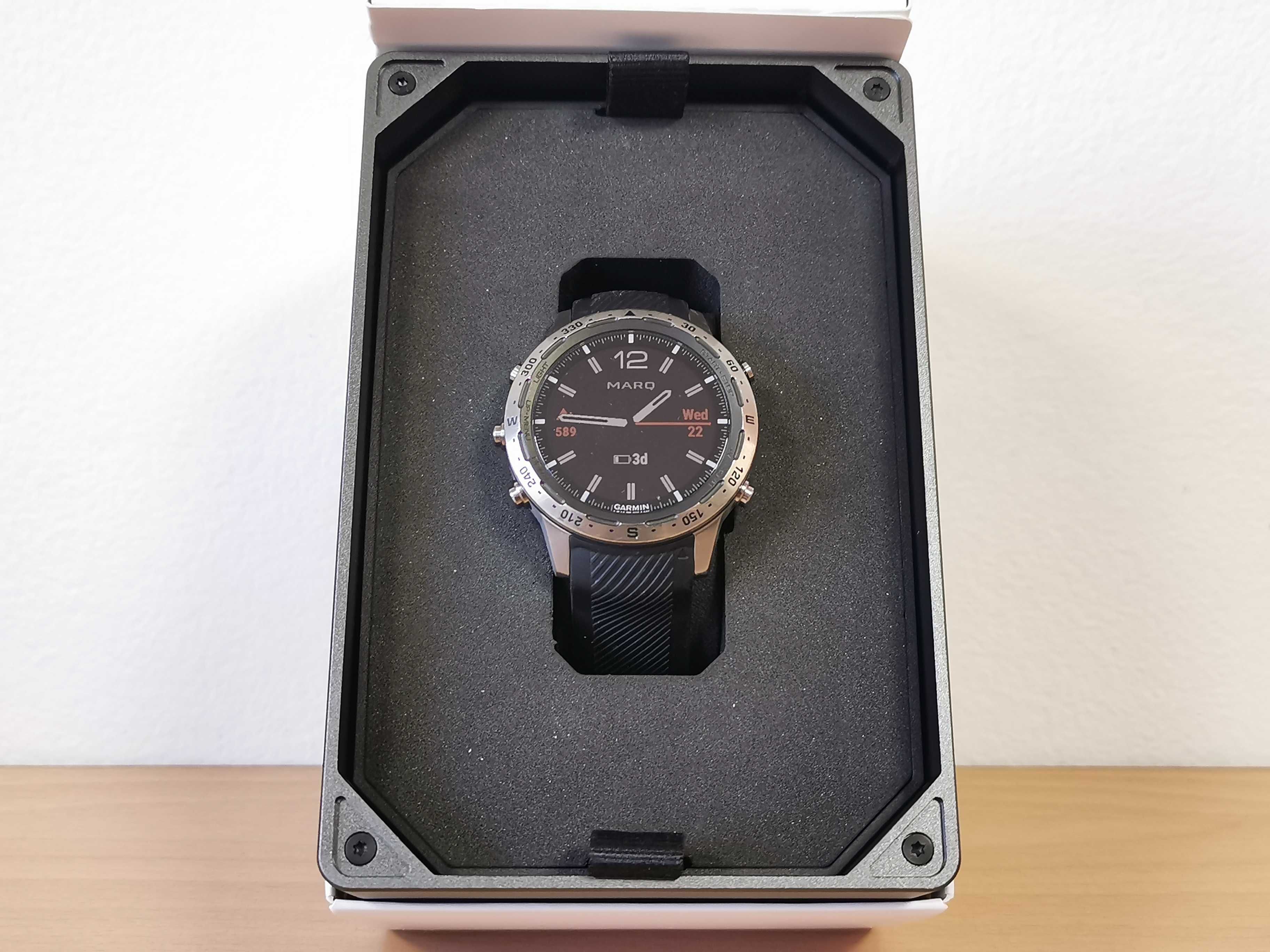 Garmin MARQ Expedition смарт часовник