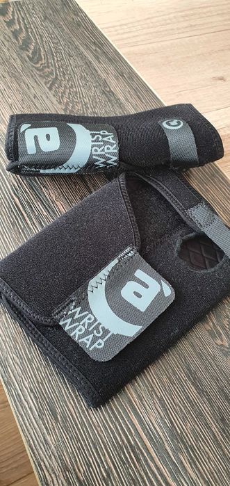 Накитници Amplifi чисто нови