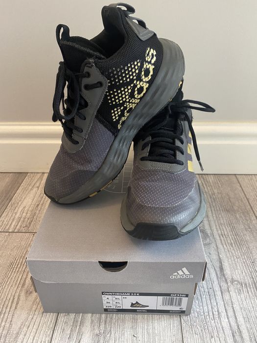 ADIDAS OWNTHEGAME - marimea 36 pt baieti!