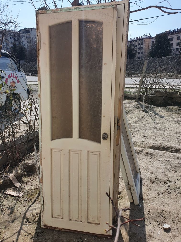 Двери б/у 3 шт дёшево