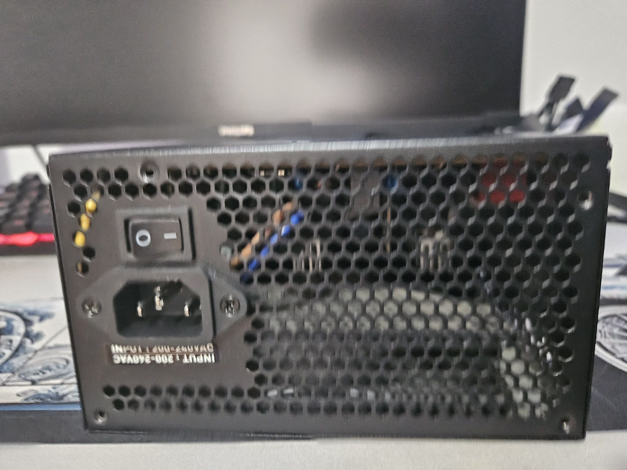 Sursa AQIRYS 650w
