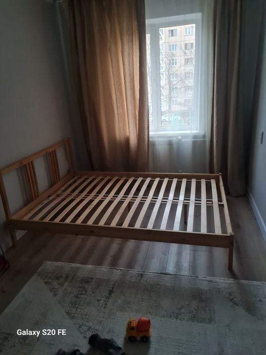 Продам кровать икеа 160×200 с матрасом.