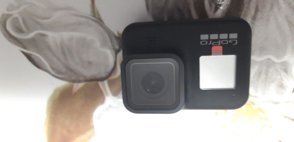 Vând go pro hero 8 black