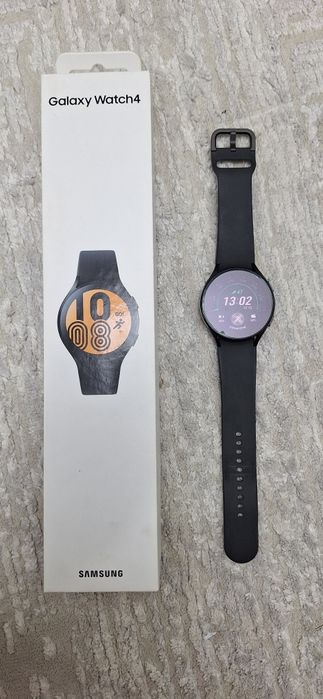 Продам смарт часы Samsung Galaxy Watch 4