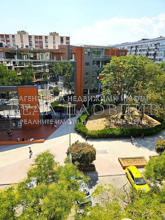 Продава се Тристаен апартамент в Пловдив, Център - 107 кв.м за 2197 €/кв.м - Снимка #1