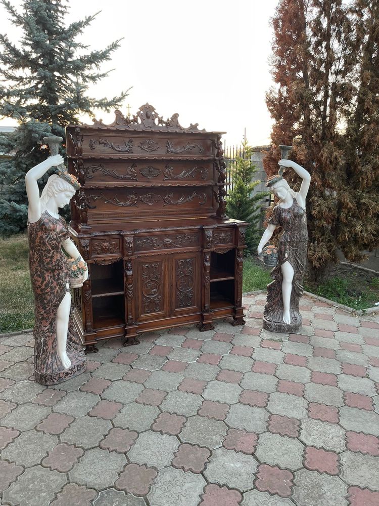 Doua statuete deosebite din marmura
