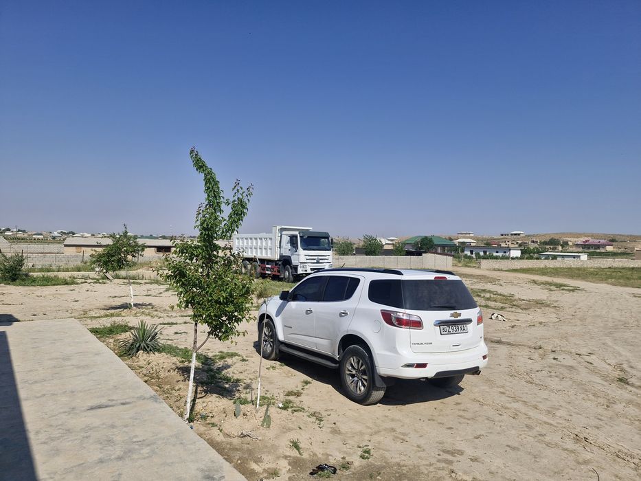 Траилблайзер эркакларни мошинаси  2020йил