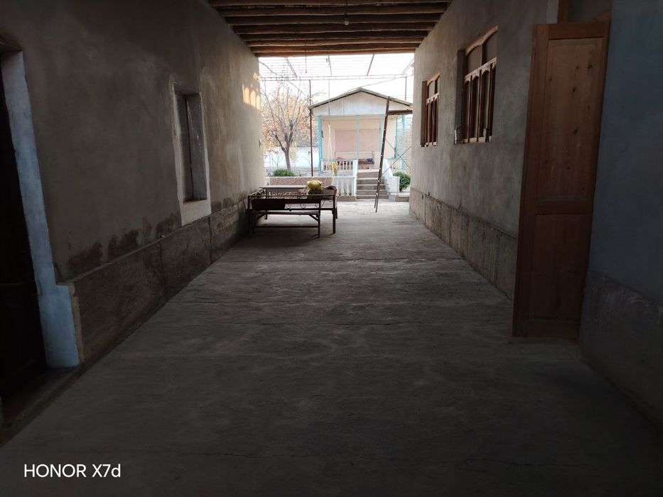 Zudlik bilan Farĝona shahar Beshbola MFYda uy sotiladi.