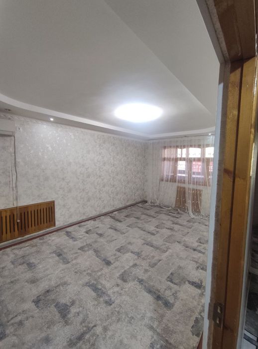 Chilonzor 4kvartalda 2 ta uy sotiladi srochna 4 etaj