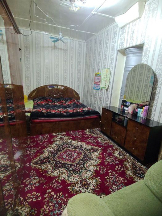 Миробадский район напротив узбума ГАИ продается три комнаты в жактовск