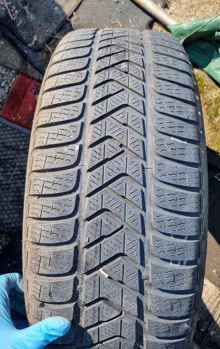 235/55/17 1БРОЙ  Pirelli Налични  2 броя