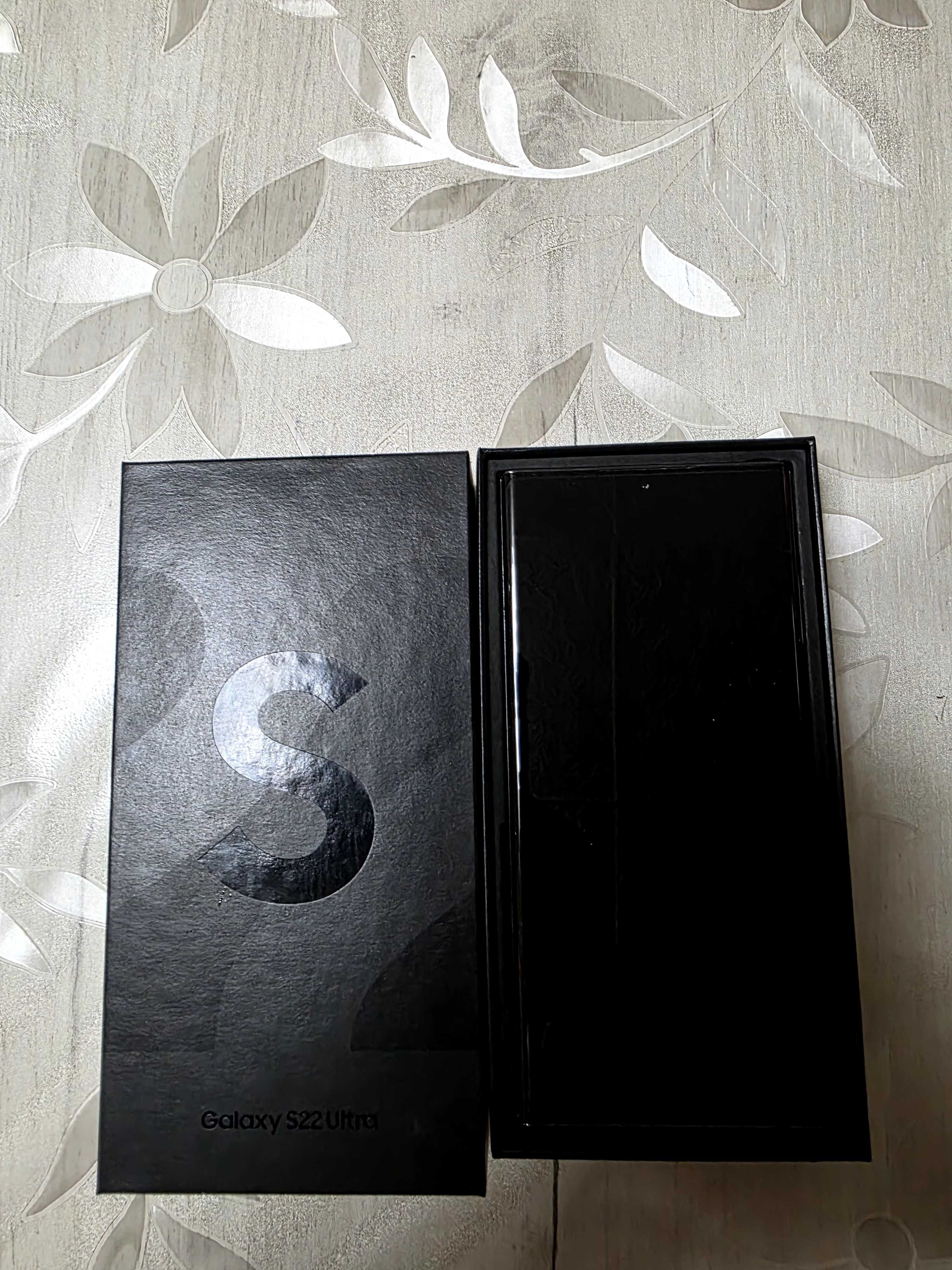 Продавам Samsung S22 Ultra 5G 128GB8