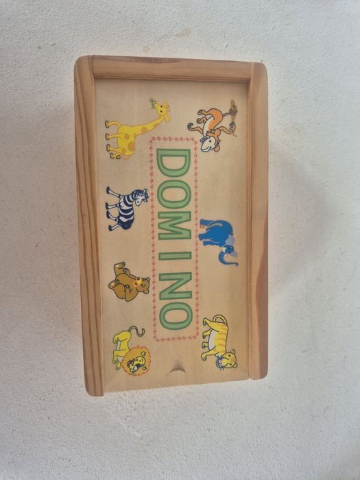 Vand 4 jocuri DOMINO, 28 piese