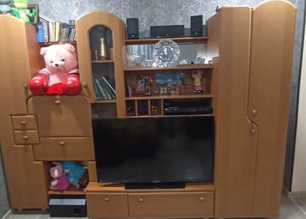Продам стенку в зал