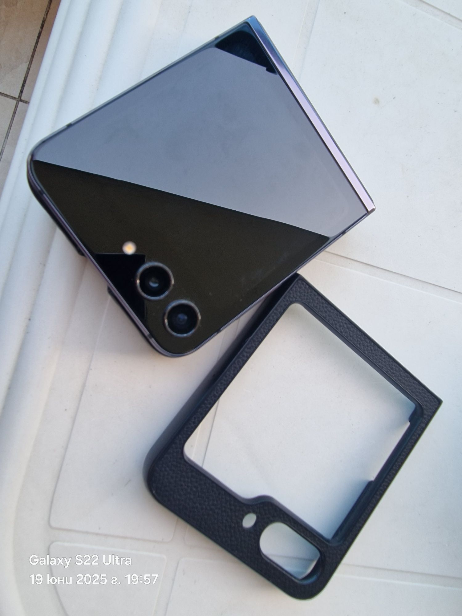Z flip 5 8/256 в гаранция