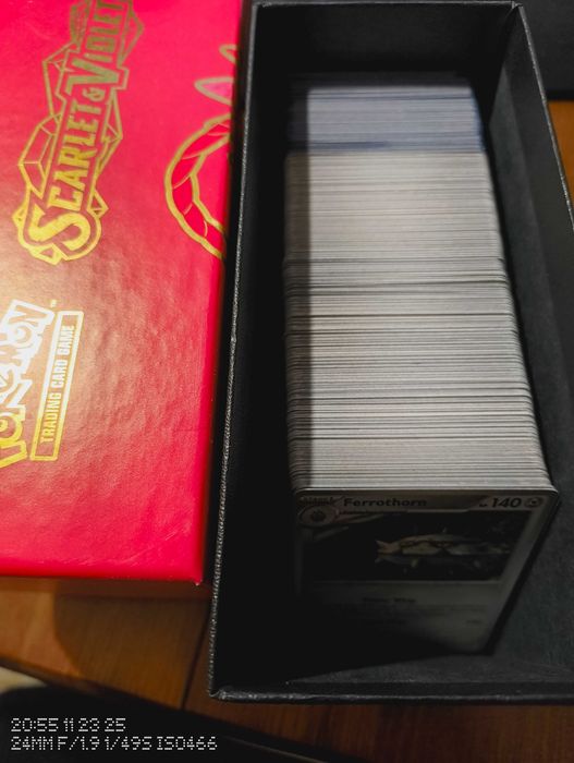 Колекция 400 бр. Pokemon карти Scarlet & Violet серия