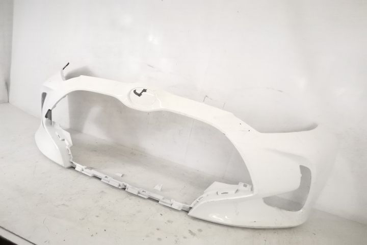 Предна броня Оригинална В добро състояние Тойота Ярис / Toyota Yaris X