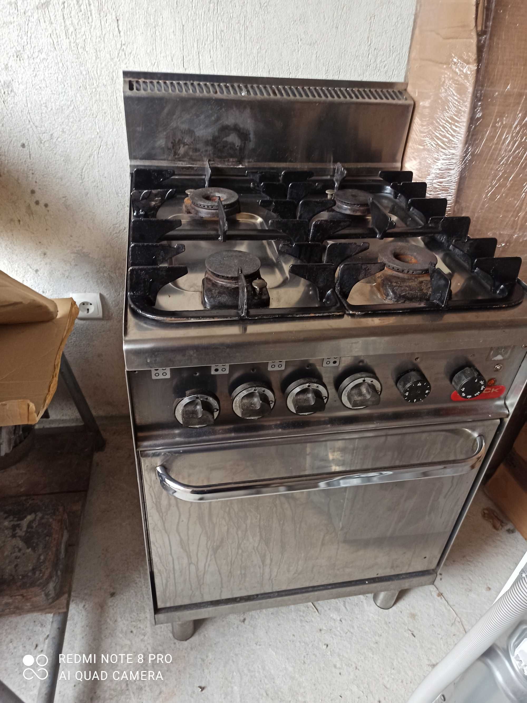Професионална готварска печка на ток и газ