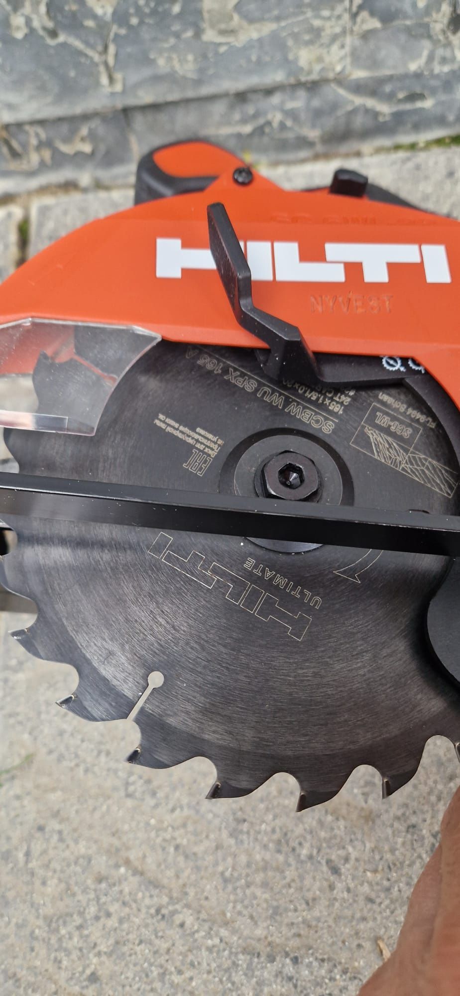 Hilti circular pe acumulator