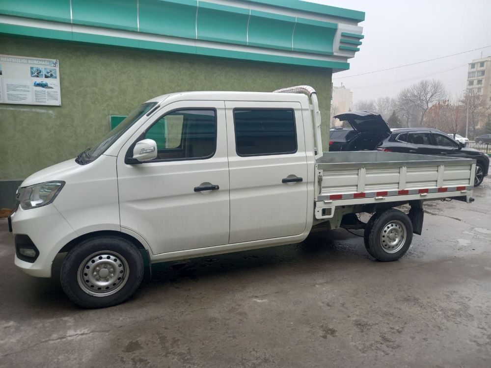 Машина Changan