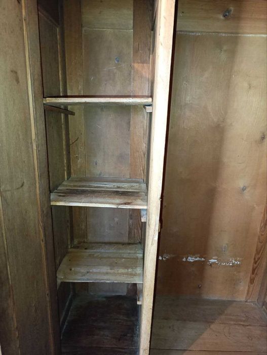 Шифоньер деревянный двустворчатый прошлый век