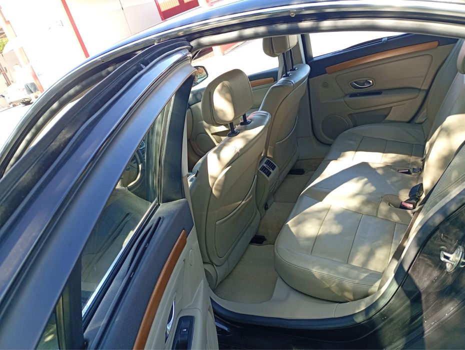 Renault Laguna 3 - Initiale Paris