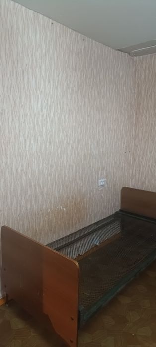 ПРОДАЮ односпальную кровать недорого