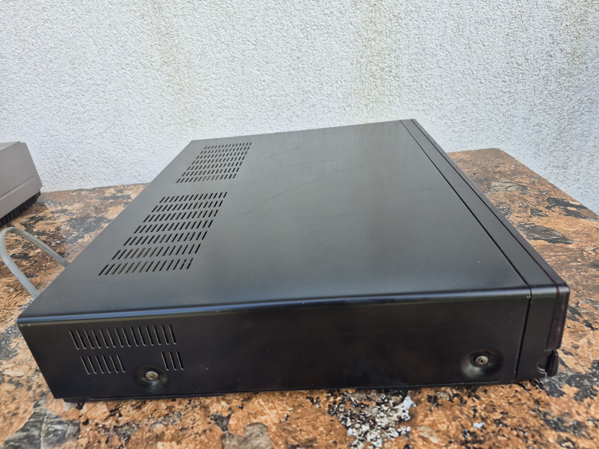 Vand video marca Philips model VR-6448/95,made in Germany 

- video ca