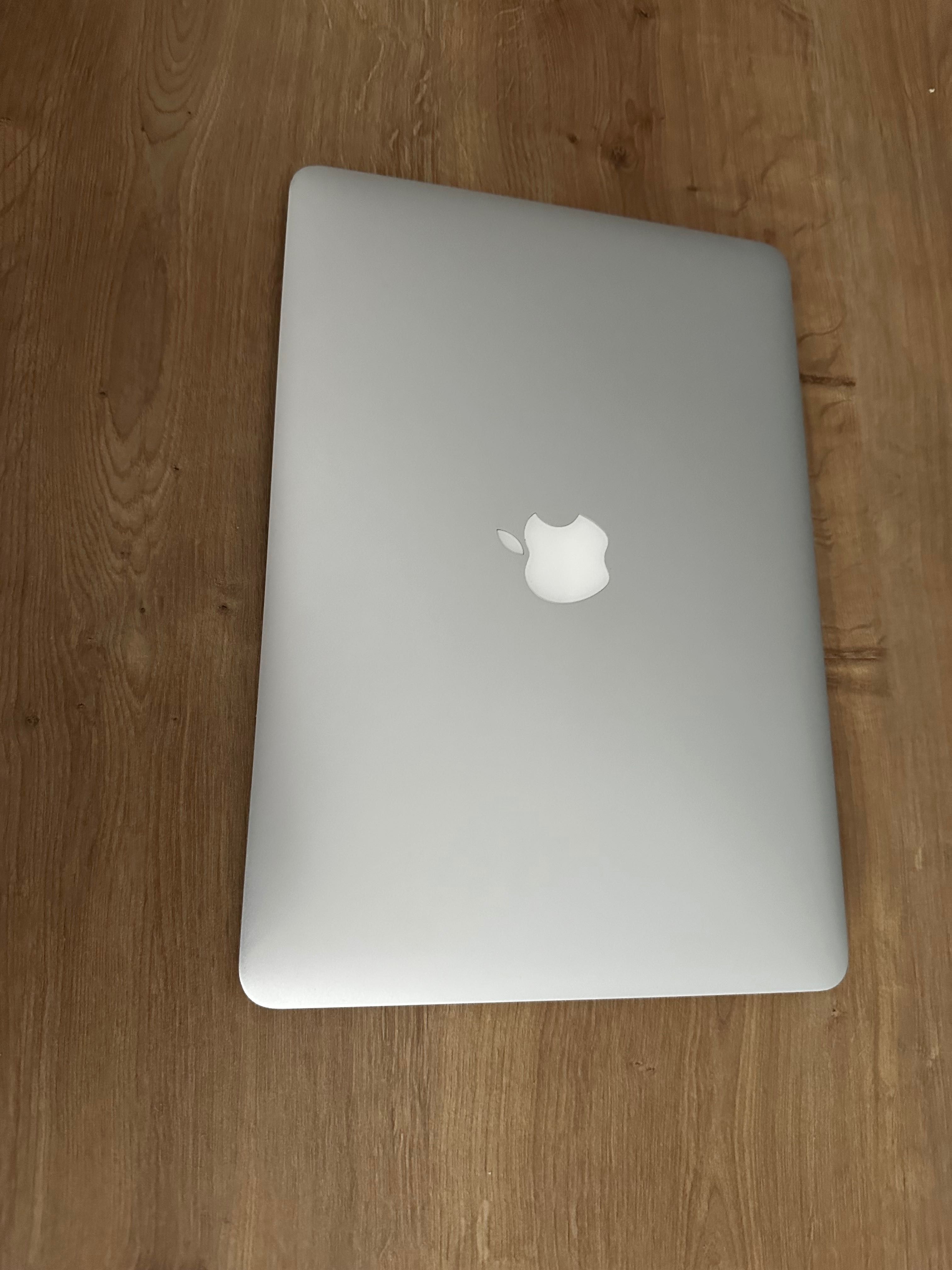 Macbook Air 13 inch, 2017, 128GB, i5