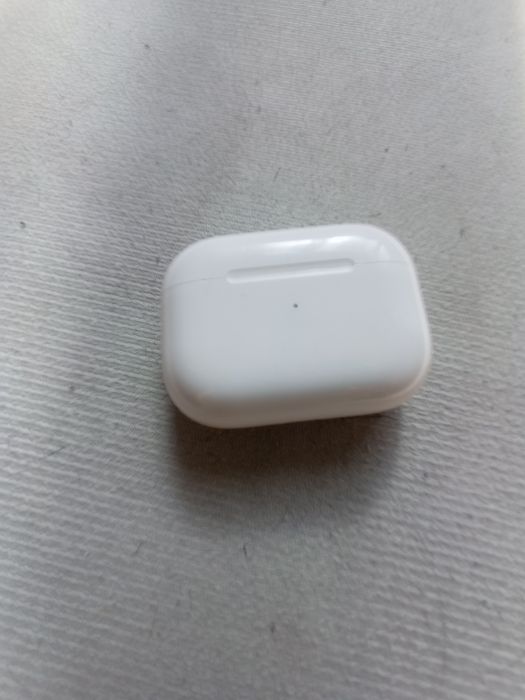 Air pods pro 2gen lightning  только кейс оригинал