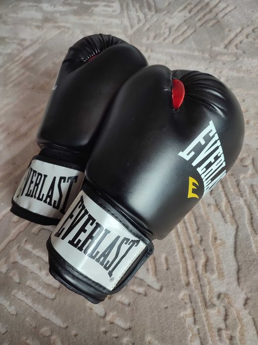 Боксови ръкавици Everlast