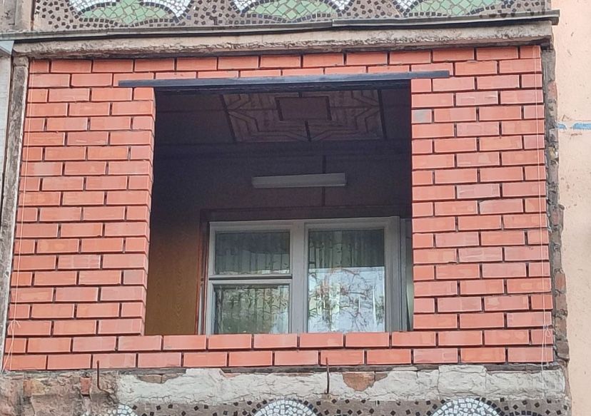 Кладка балконга гищт терамиз . Кирпич