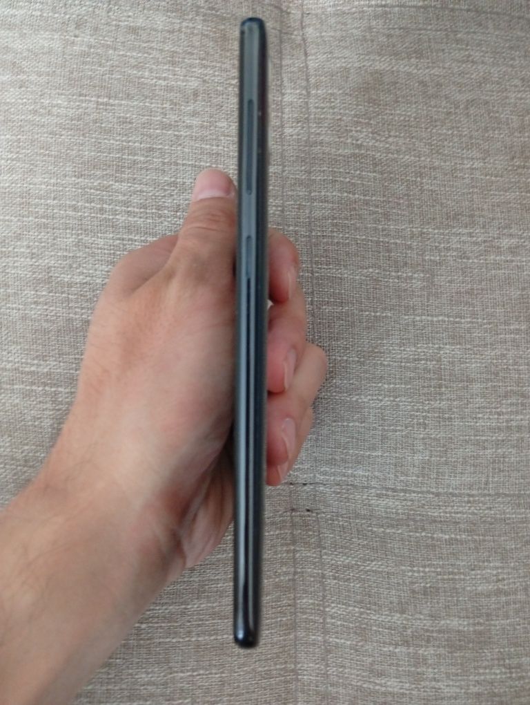Продается почти идеальный Samsung Galaxy A50 (в макс. комплектации)