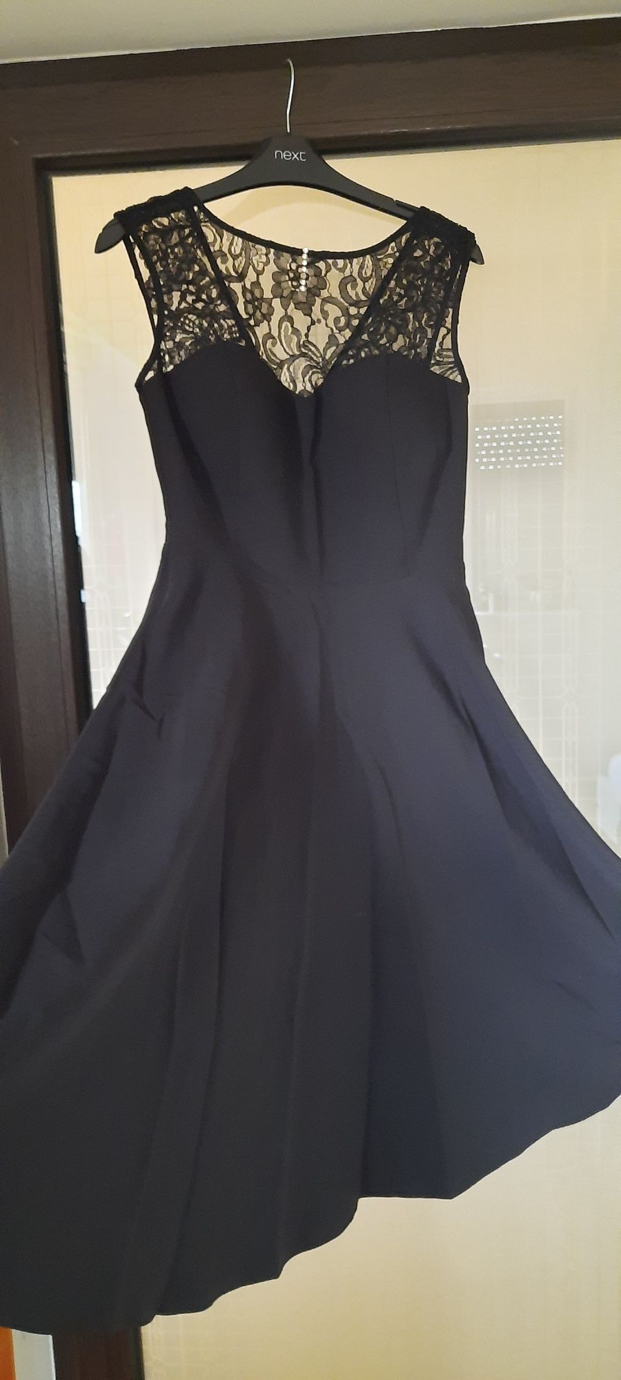 Rochie neagra  dama