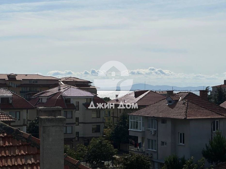 Четириетажна къща с ГЛЕДКА МОРЕ в гр. Ахелой