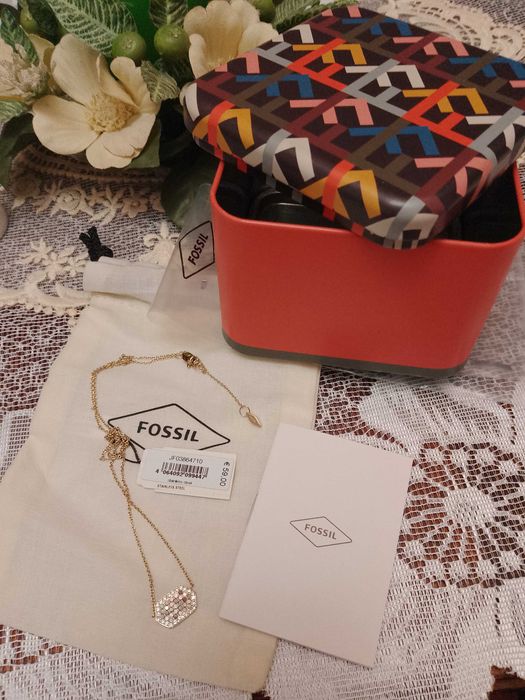 Fossil дамски колие със седеф и кристали