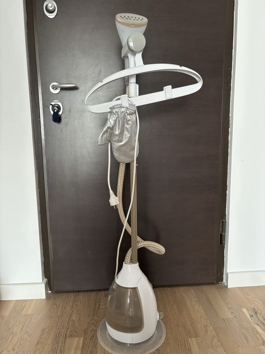 Aparat de calcat vertical cu abur