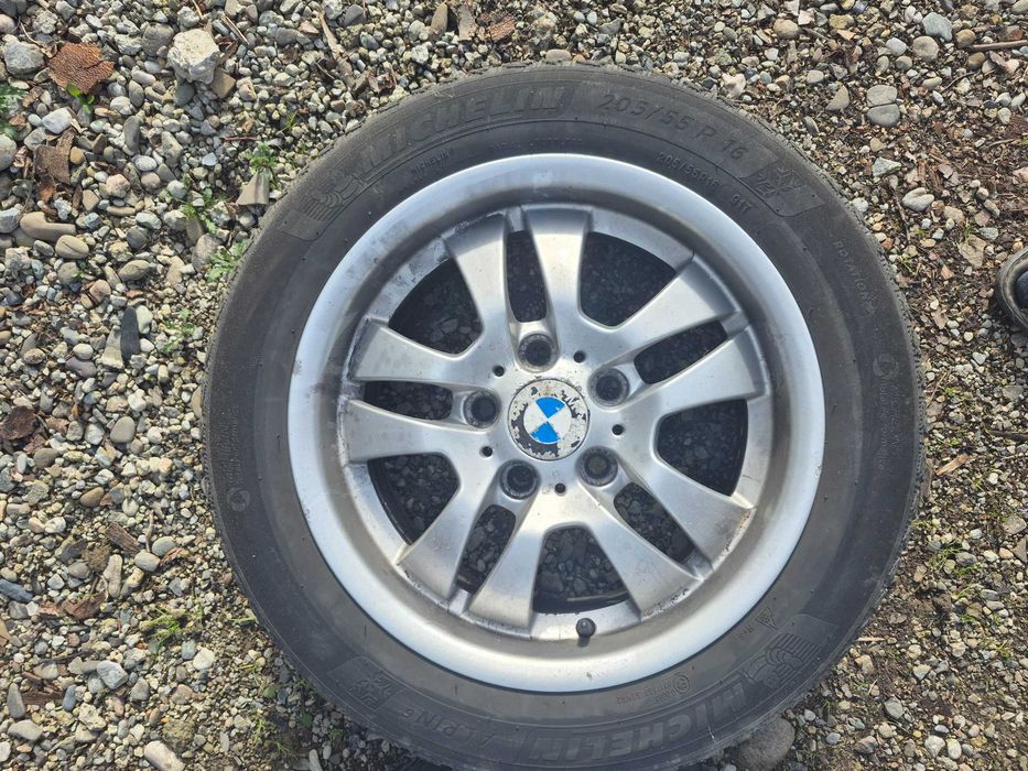 Set 4 roți bmw R16 205/55 cu cauciucuri de iarnă