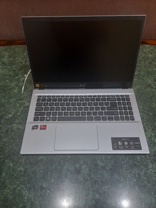 Ноутбук новыйaser