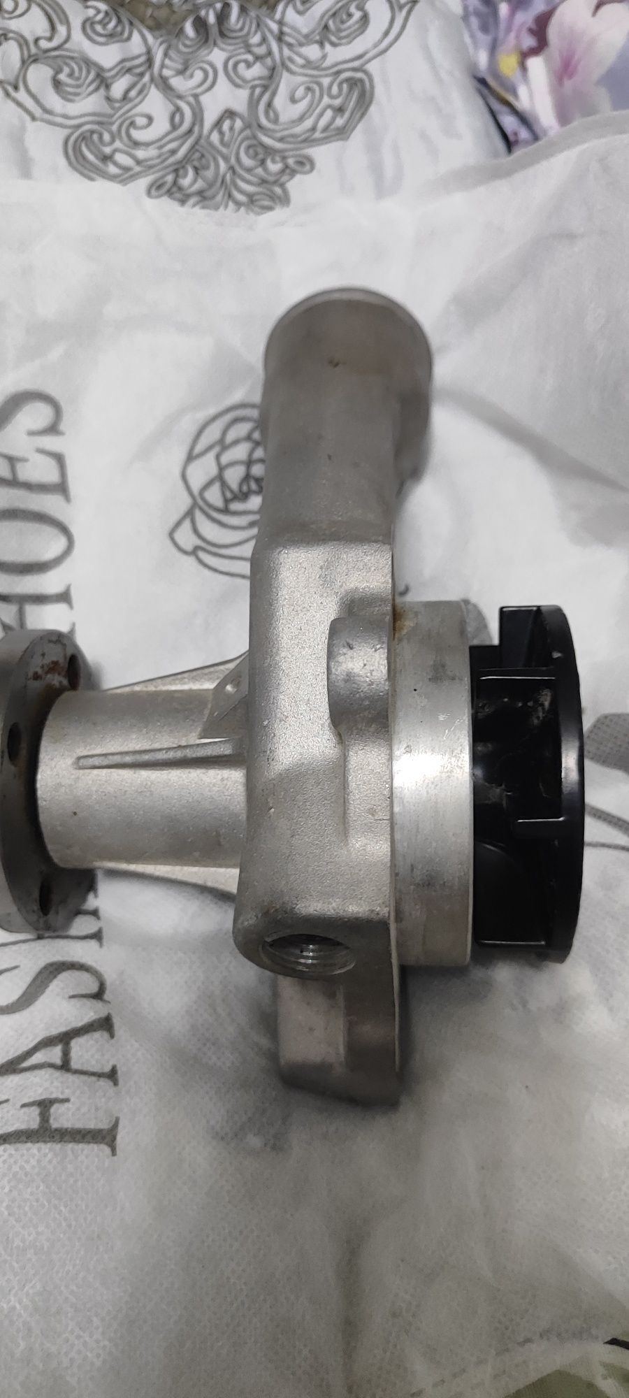 Помпа на газ 2401 новый