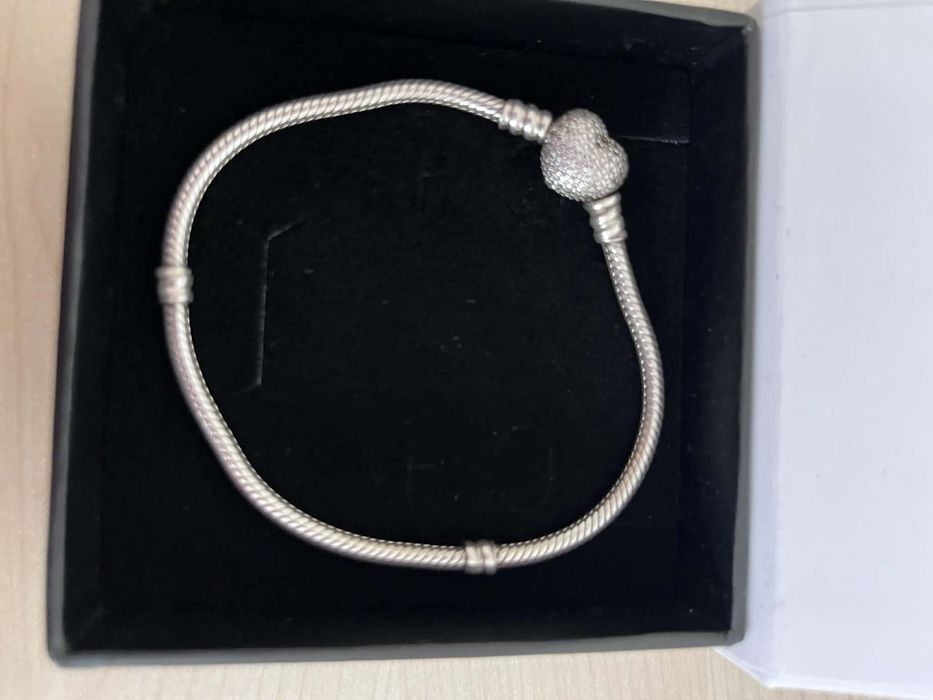 Pandora гривна от Италия