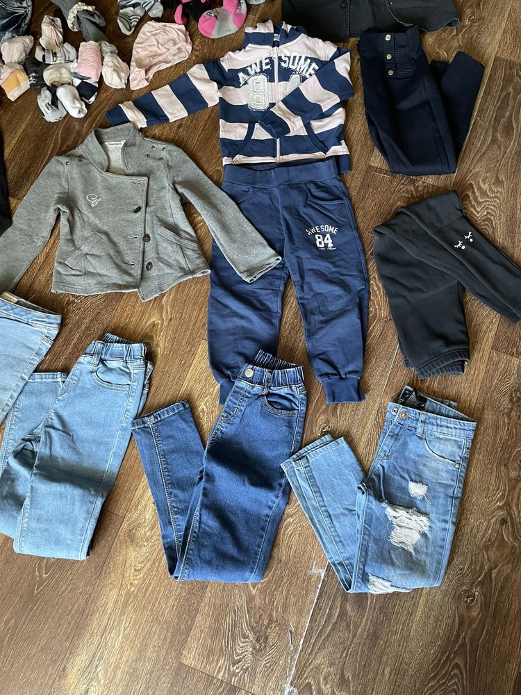 Продам вещи на девочку 3-5 лет