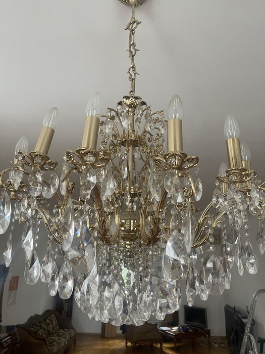 Продам чешскую люстру.