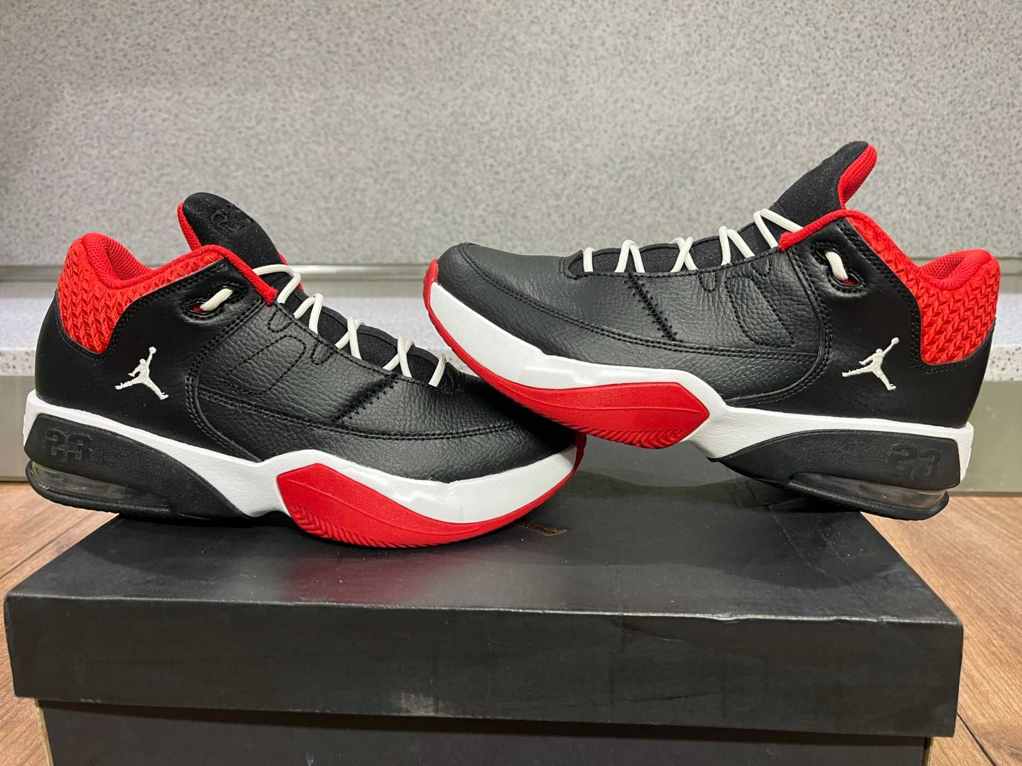 ОРИГИНАЛНИ *** Nike Air Jordan Max Aura 3 / University Black White Red
