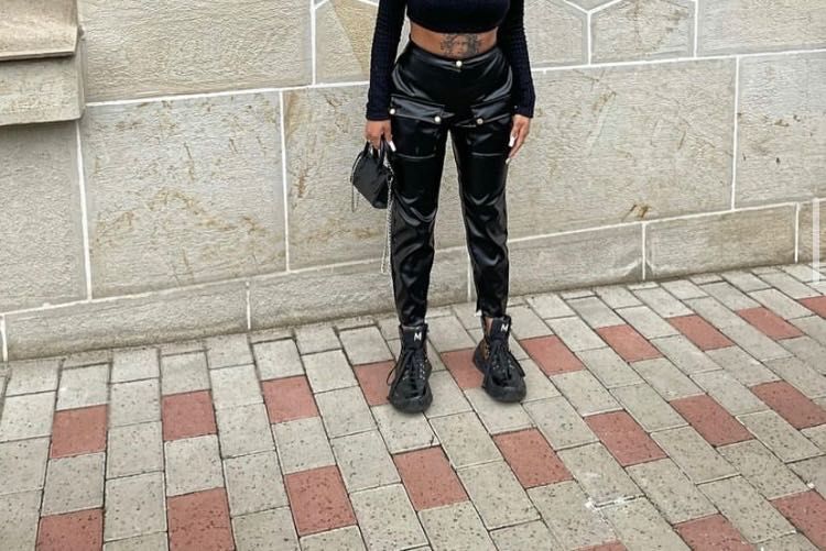 Pantaloni imitație piele