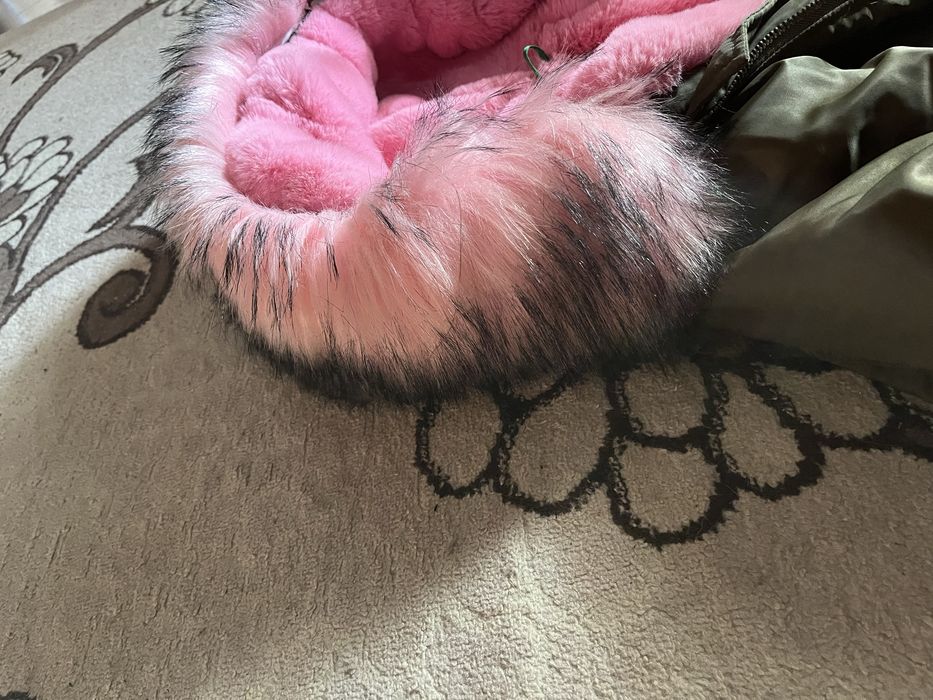 Продам куртку в отличном состоянии.