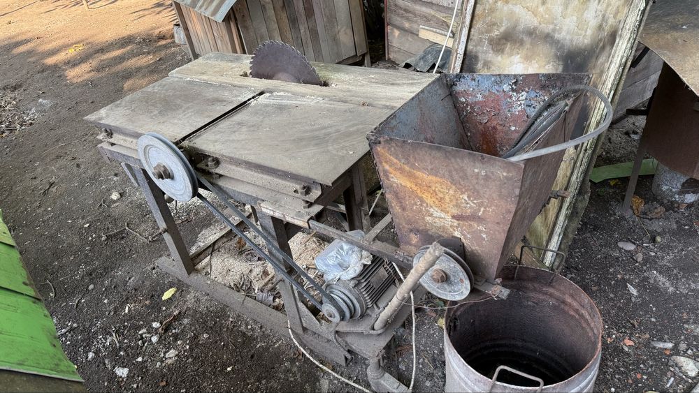 Abrict cu trei cutite