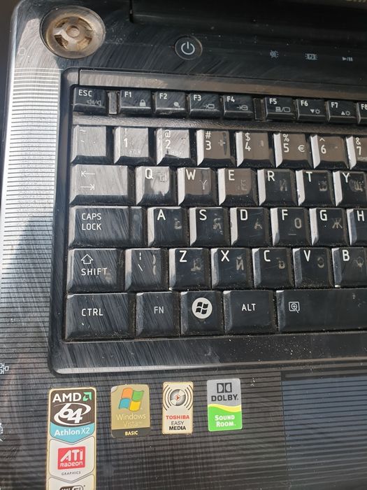 Toshiba satellite за ремонт или части.