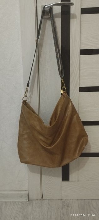Продам сумку-хобо