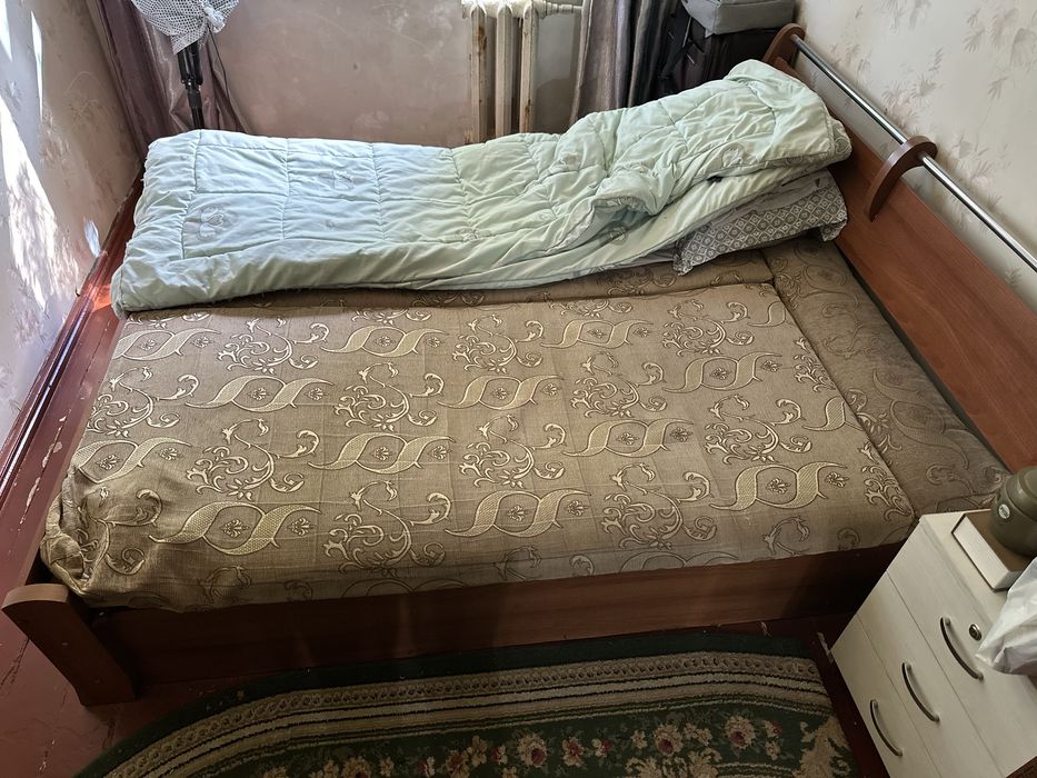 Продается двуспальная кровать